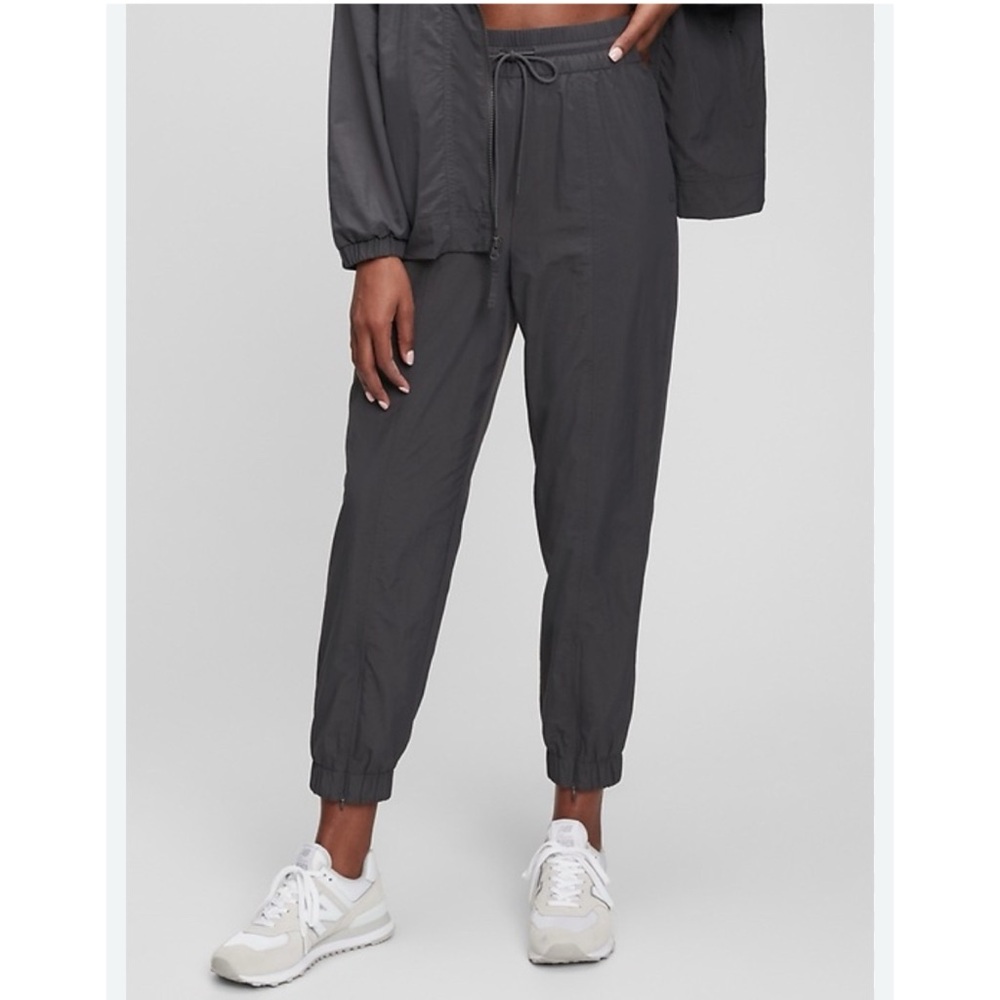 GapFit Crinkle Nylon Jogger Pants Black Size XXL - Picture 2 of 6